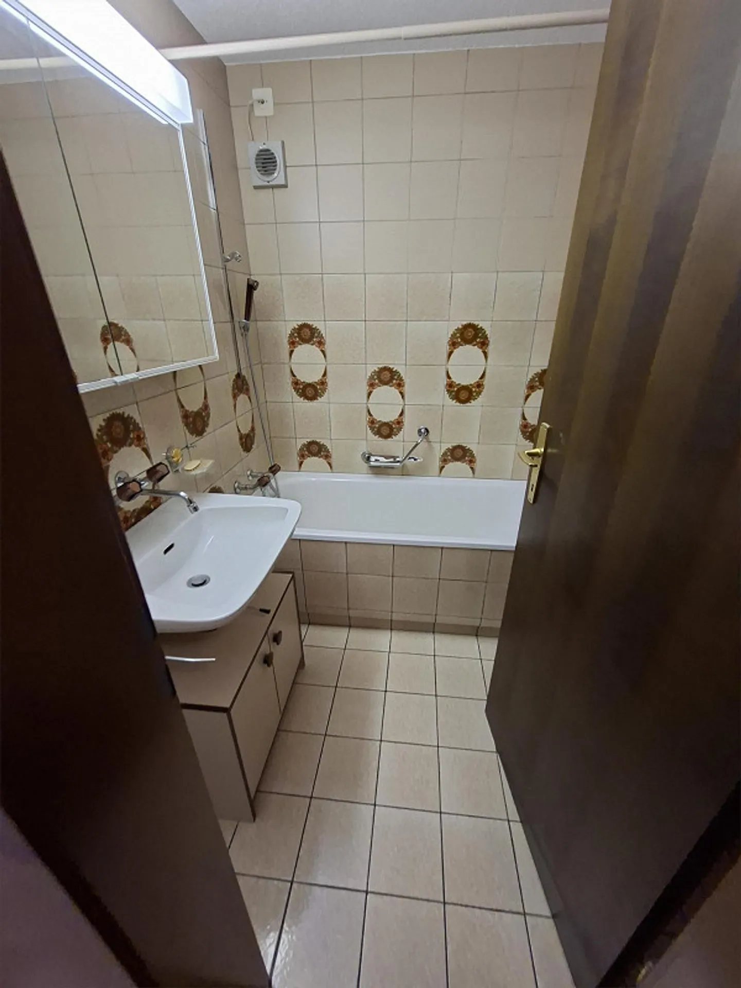 Attraktive 4.5 Zimmer -Wohnung mit Cheminée, grossem Sitzplatz - Foto 10 von 12