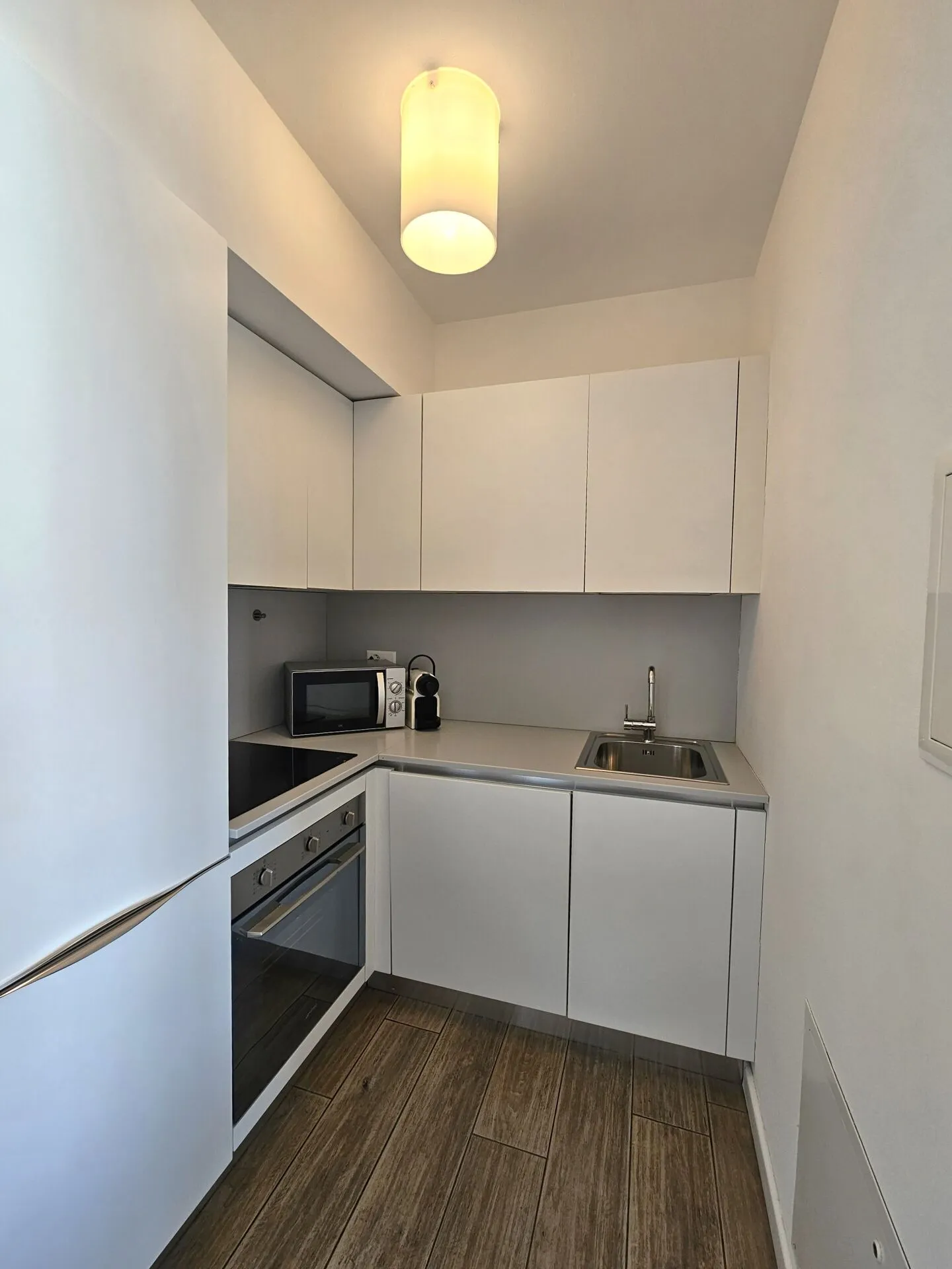 Appartement moderne de 2.5 pièces avec balcon - Photo 3 sur 6