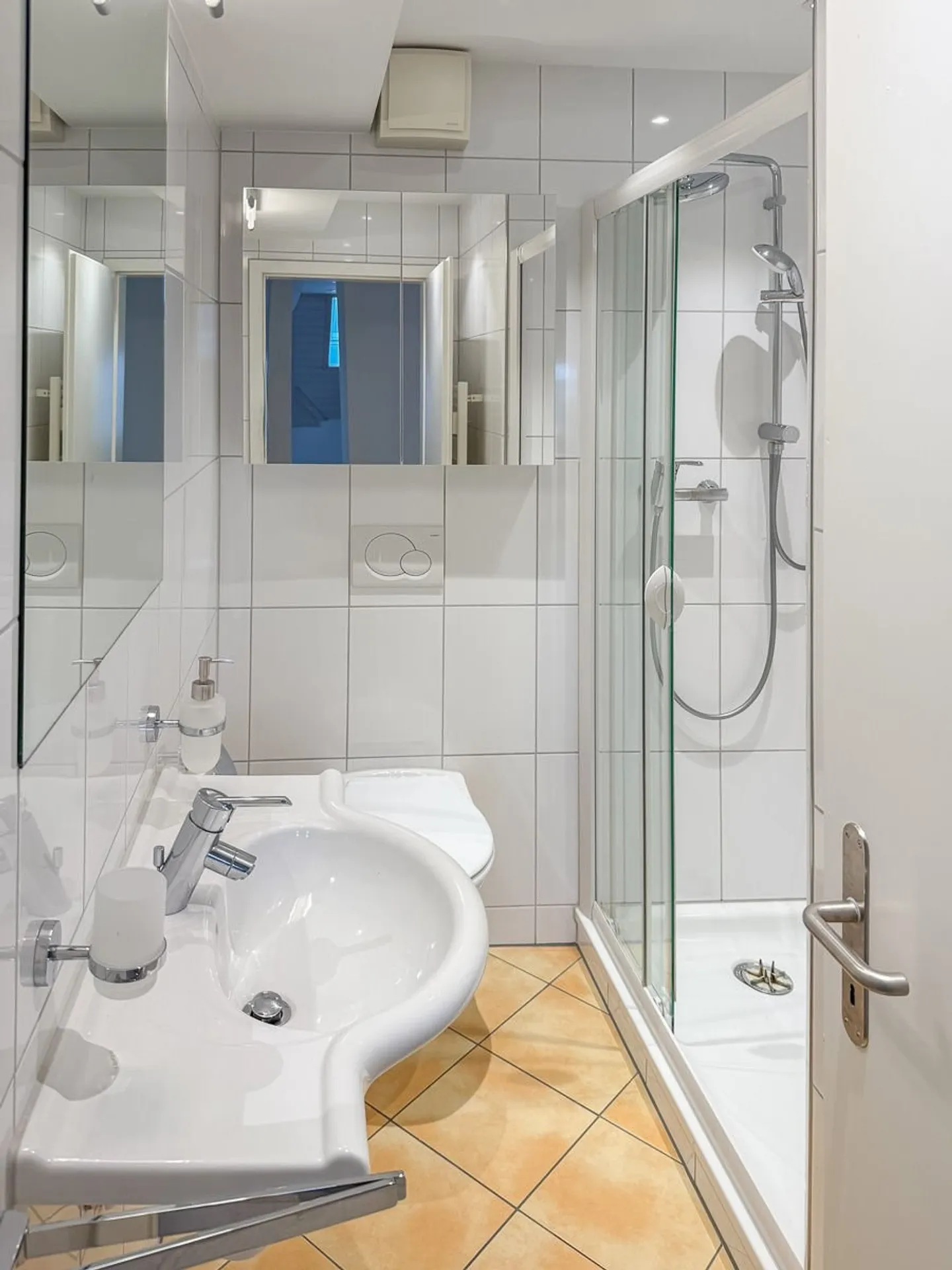 Maisonette apartment with wonderful terrace - 1 month free living! - Photo 10 of 13