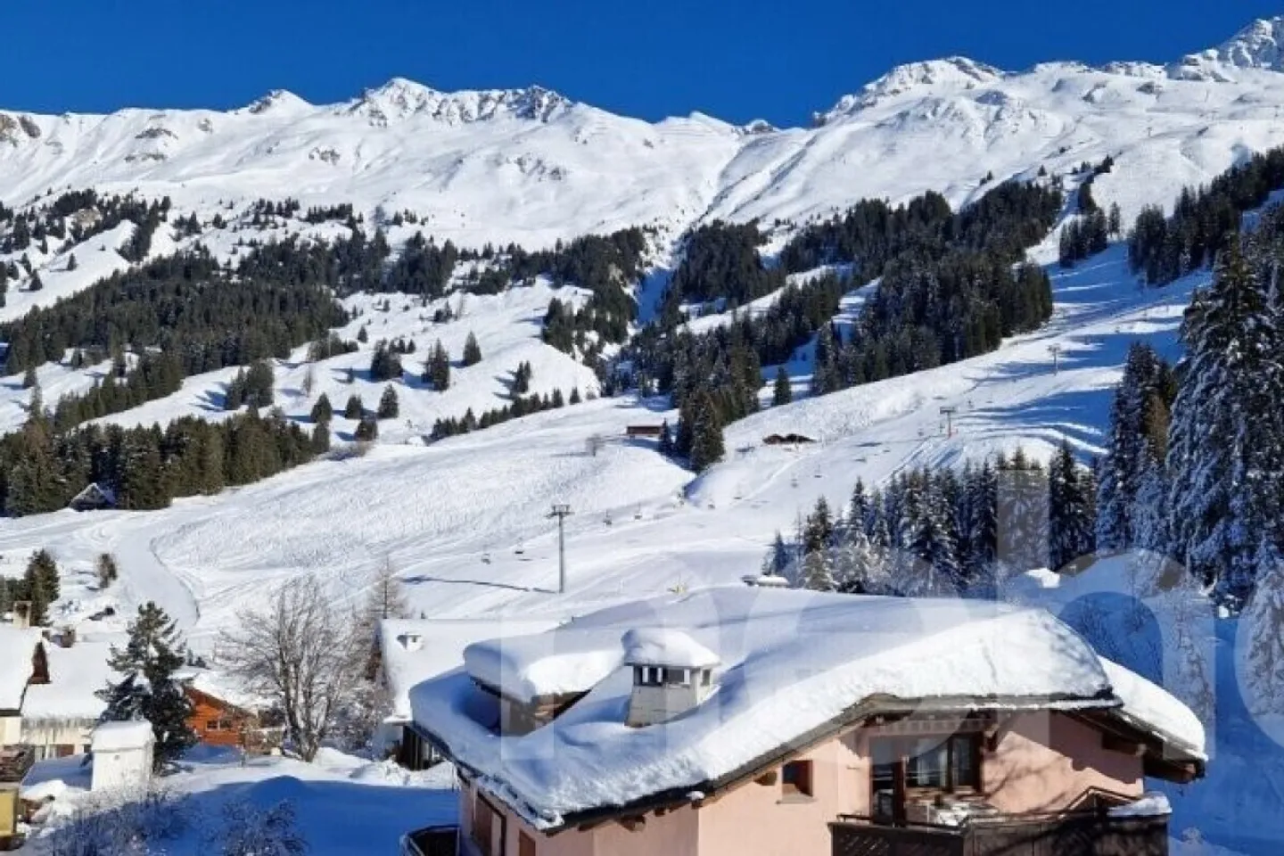 Charming Maisonette Apartment with Ski-in/Ski-out and Mountain View in Parpan - Photo 10 of 12