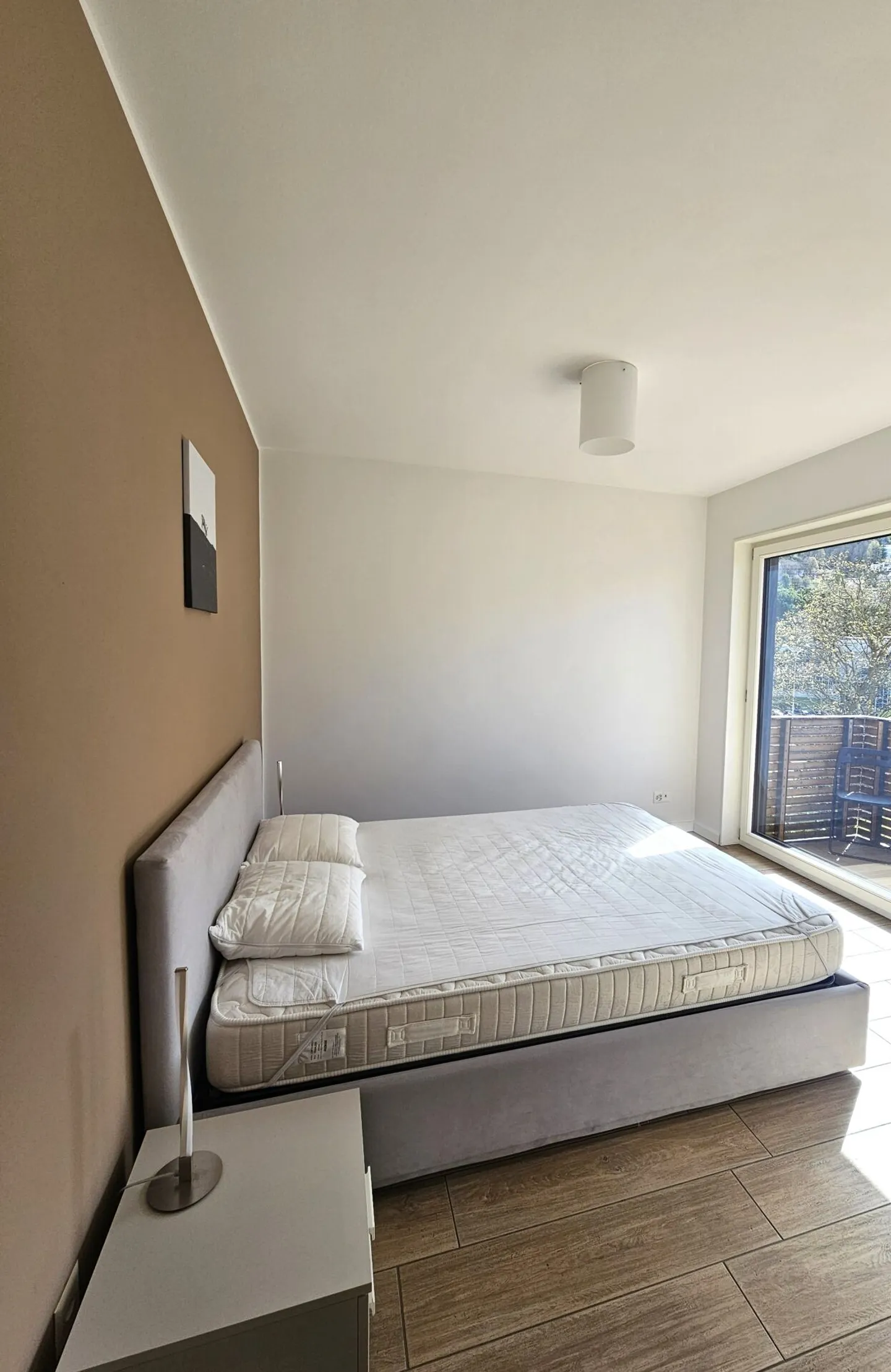 Appartement moderne de 2.5 pièces avec balcon - Photo 4 sur 6