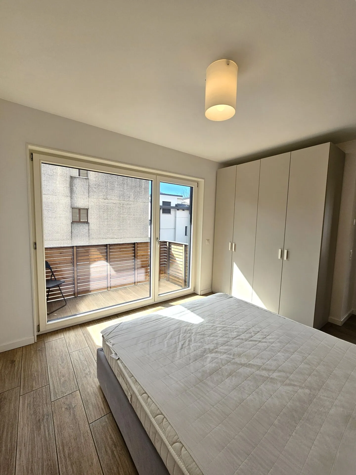 Appartement moderne de 2.5 pièces avec balcon - Photo 5 sur 6