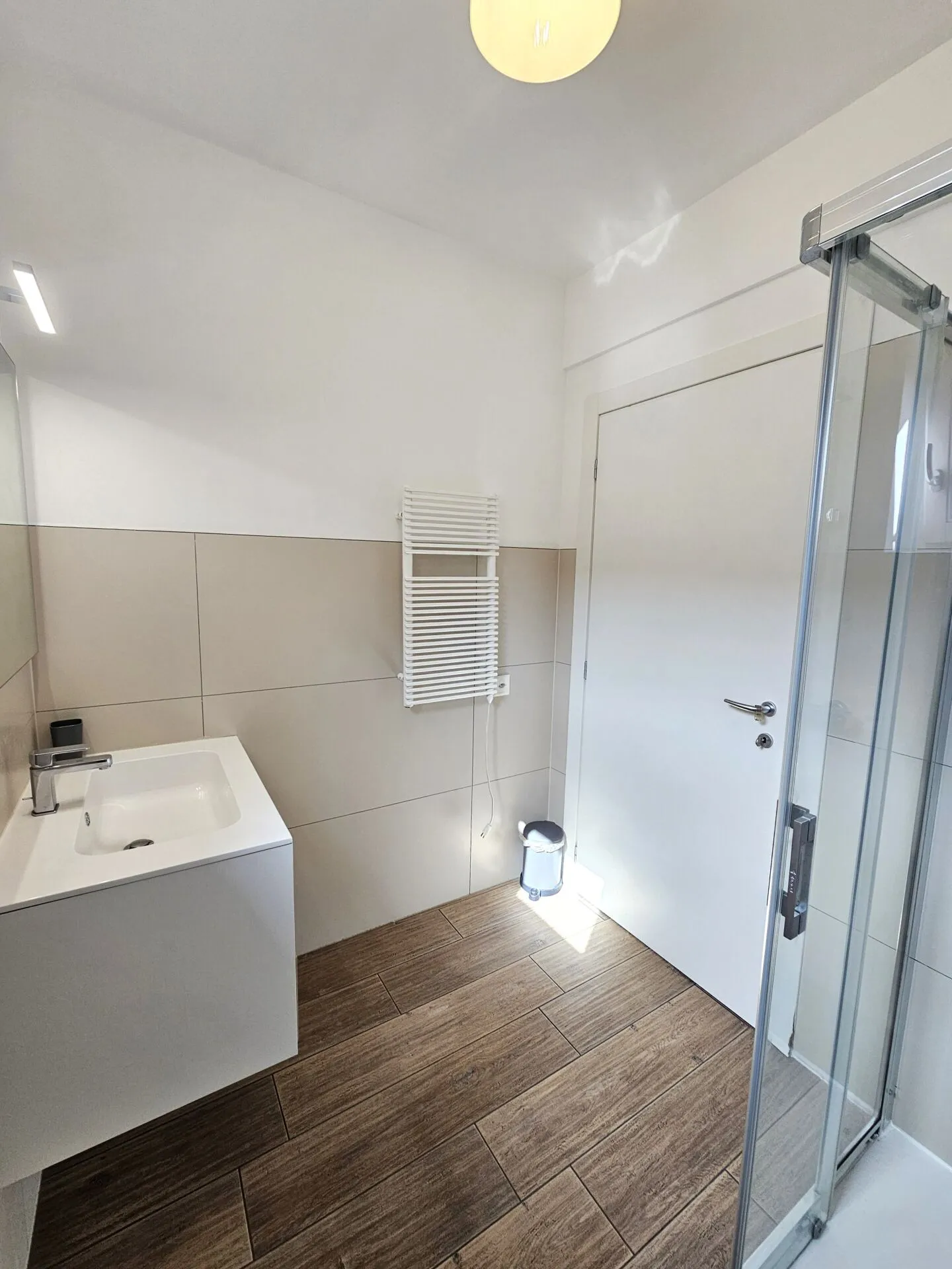 Appartement moderne de 2.5 pièces avec balcon - Photo 6 sur 6