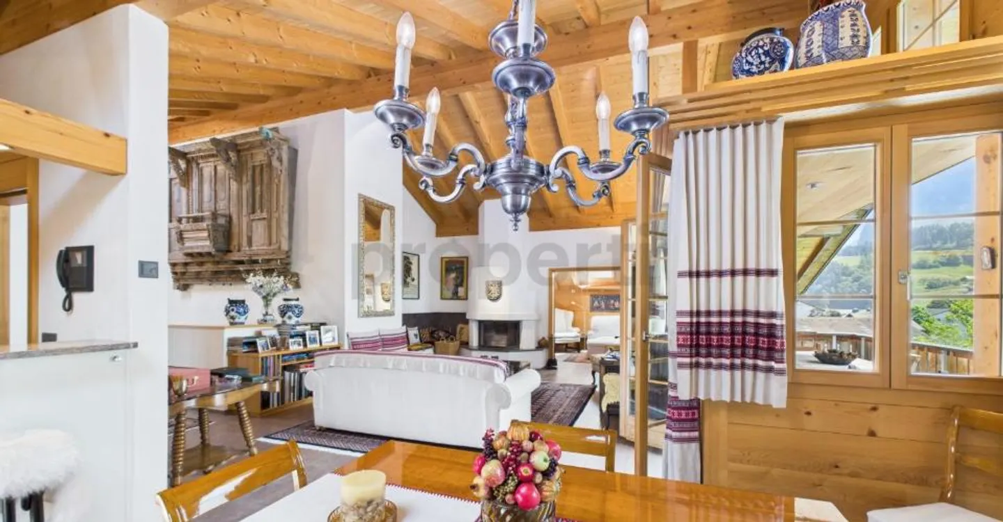Luxuriöse und elegante 6.5-Zimmer Dachwohnung in Meiringen - Foto 2 di 11