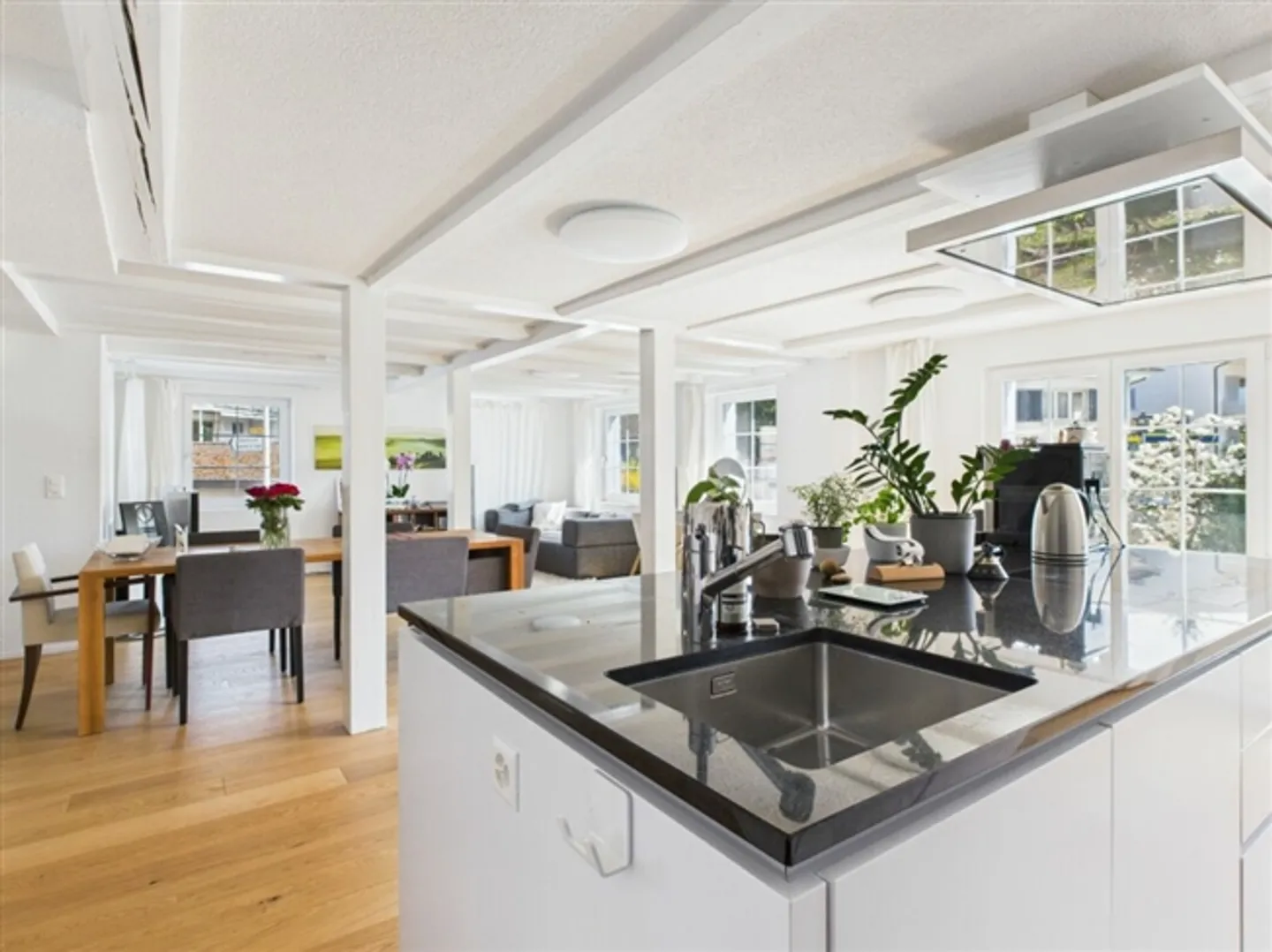 «STILVOLL RENOVIERT MIT VIEL WOHNRAUM» - Foto 2 von 9