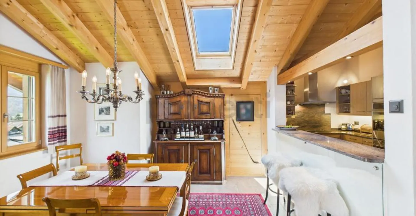 Luxuriöse und elegante 6.5-Zimmer Dachwohnung in Meiringen - Foto 4 di 11