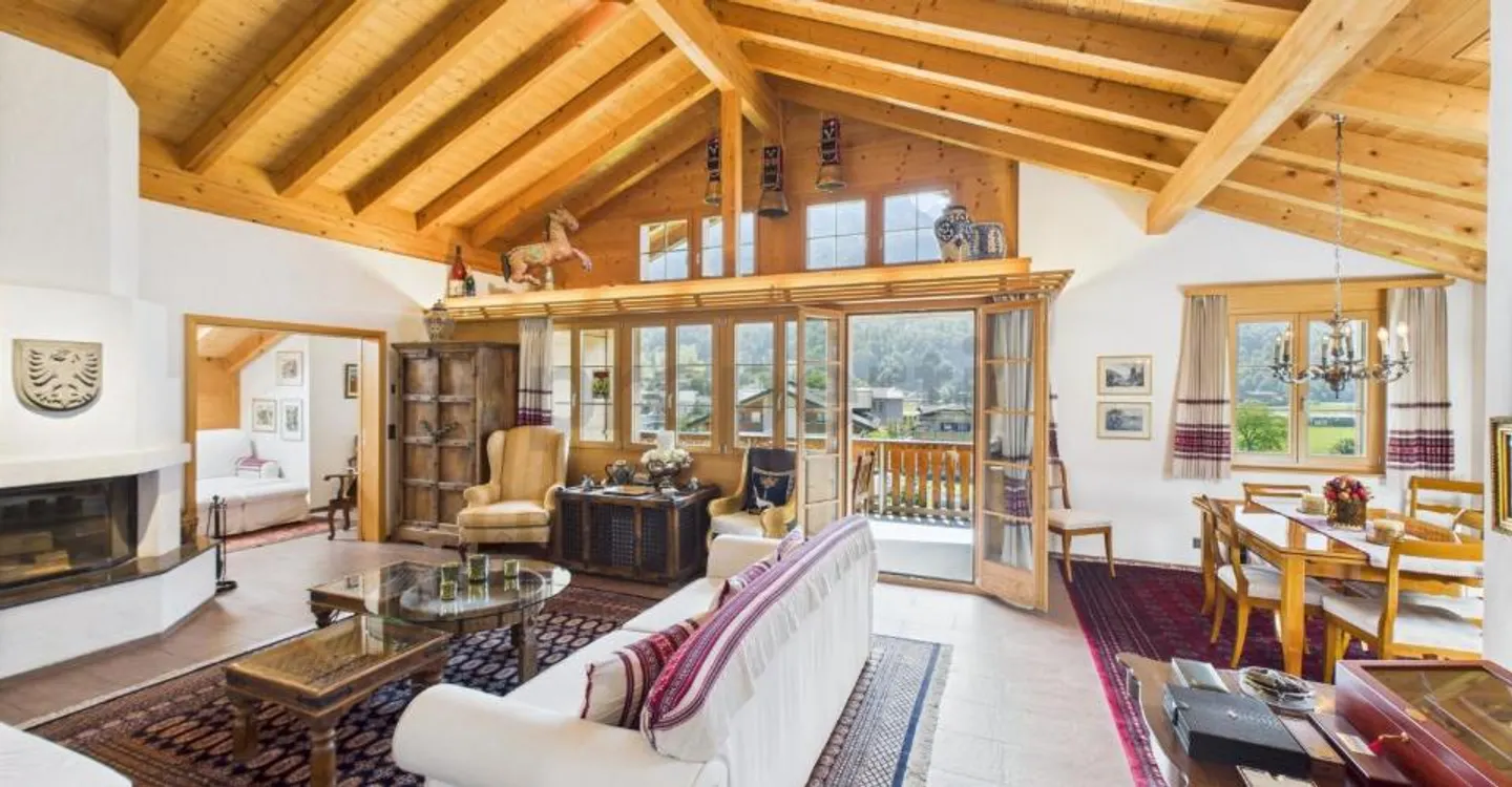 Luxuriöse und elegante 6.5-Zimmer Dachwohnung in Meiringen - Foto 1 di 11