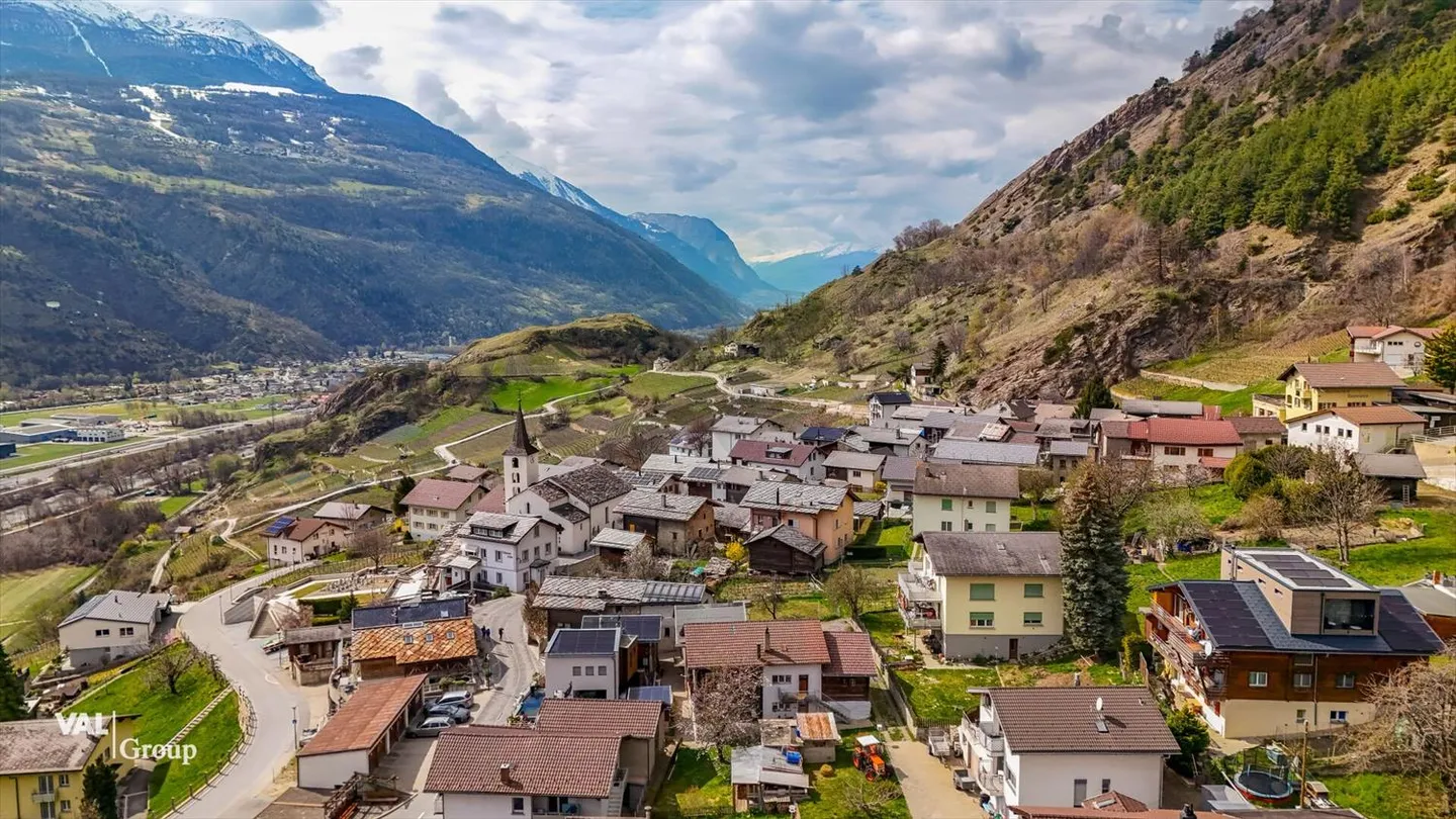 Furnished 2.5-room apartment - quiet and with a dream view - Photo 3 of 11