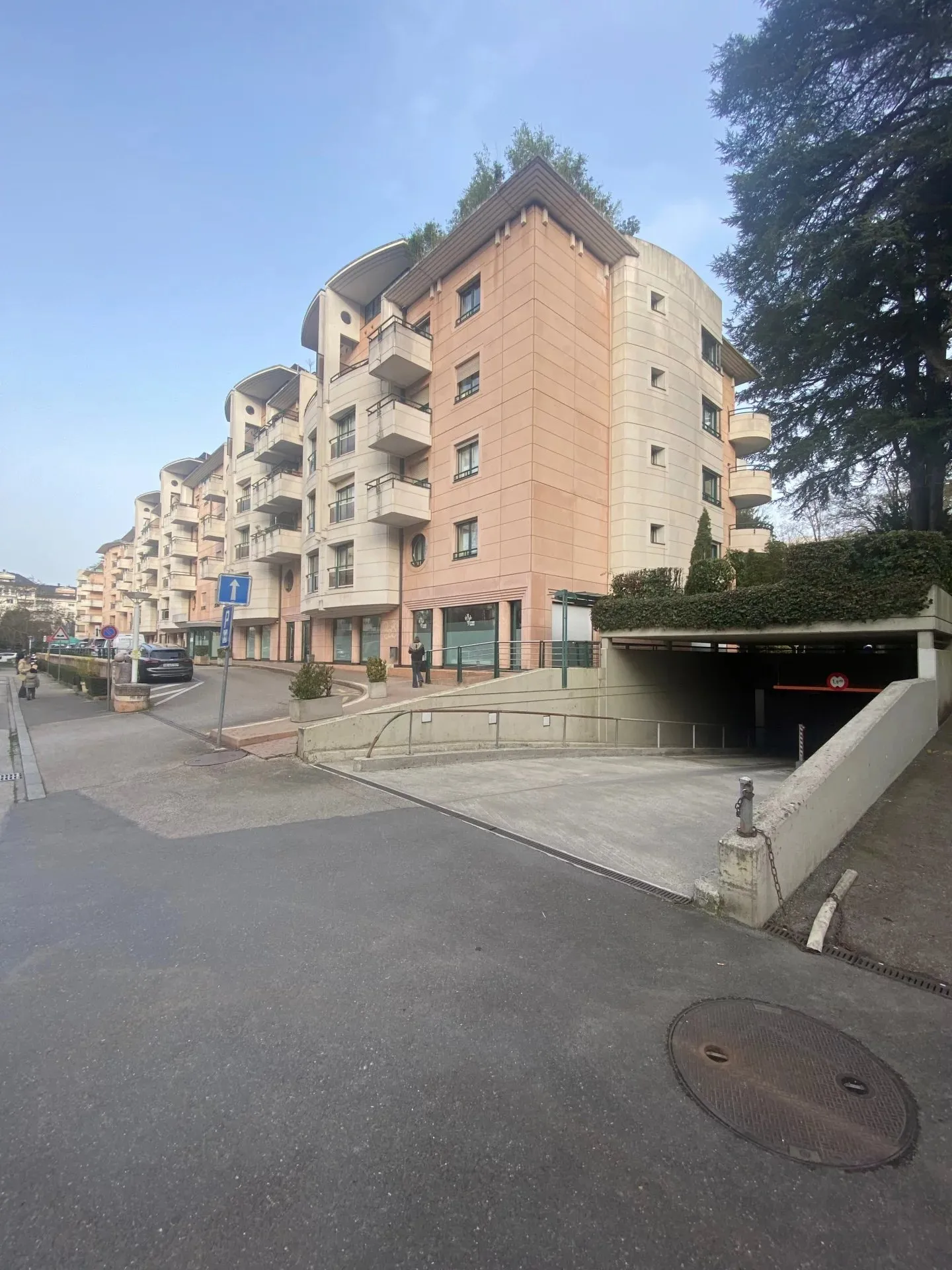 Espace de Bureau Spacieux - Photo 1 sur 13