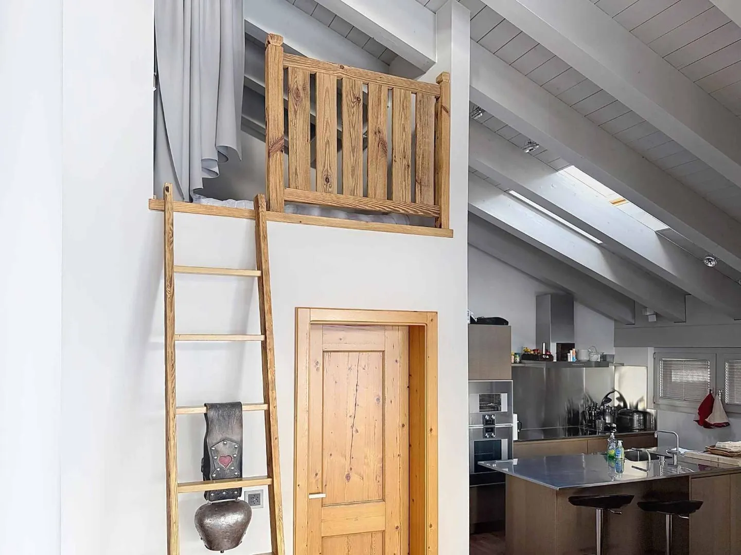 Attic 4.5 rooms - Photo 6 of 11