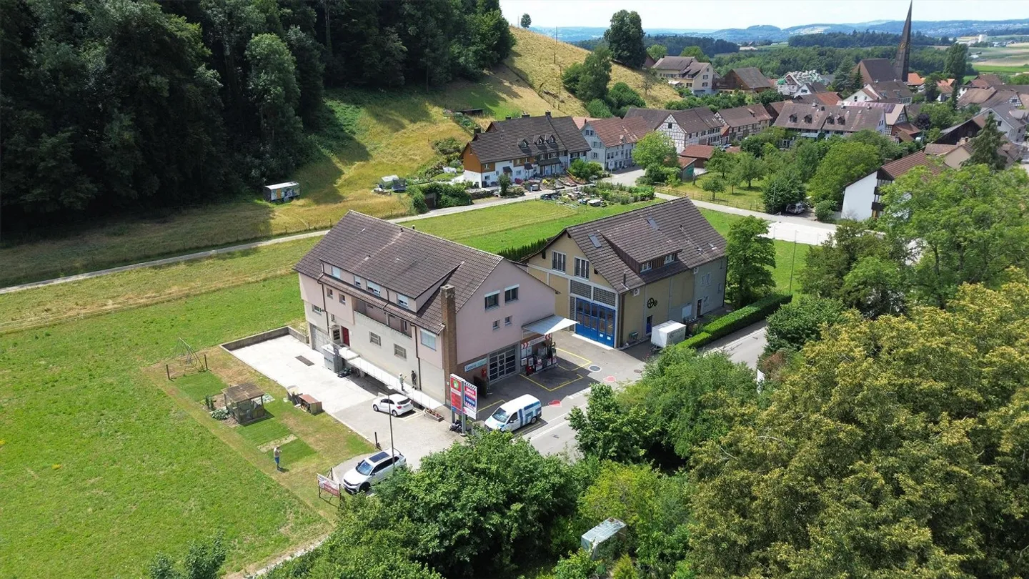Living in the Green - well-kept 3.5-room apartment in Trüllikon - Photo 1 of 12