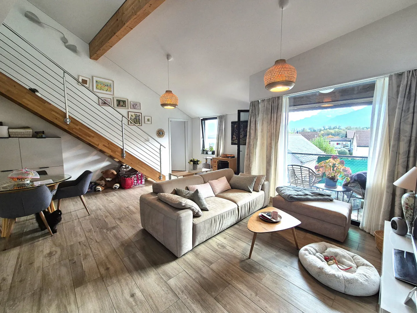 Helles Dachgeschoß-Duplex mit 4,5 Zimmern 112m2 in Chessel - Foto 2 von 13