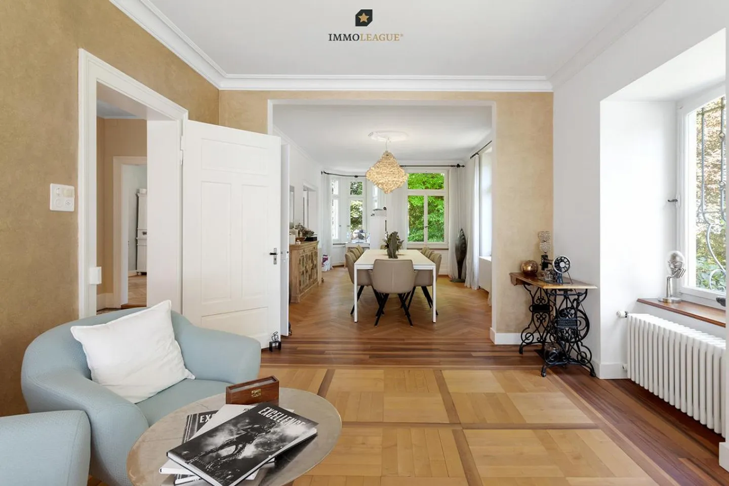 Magnificent City Villa in Idyllic Surroundings with Ample Building Land Reserve - Photo 2 of 10