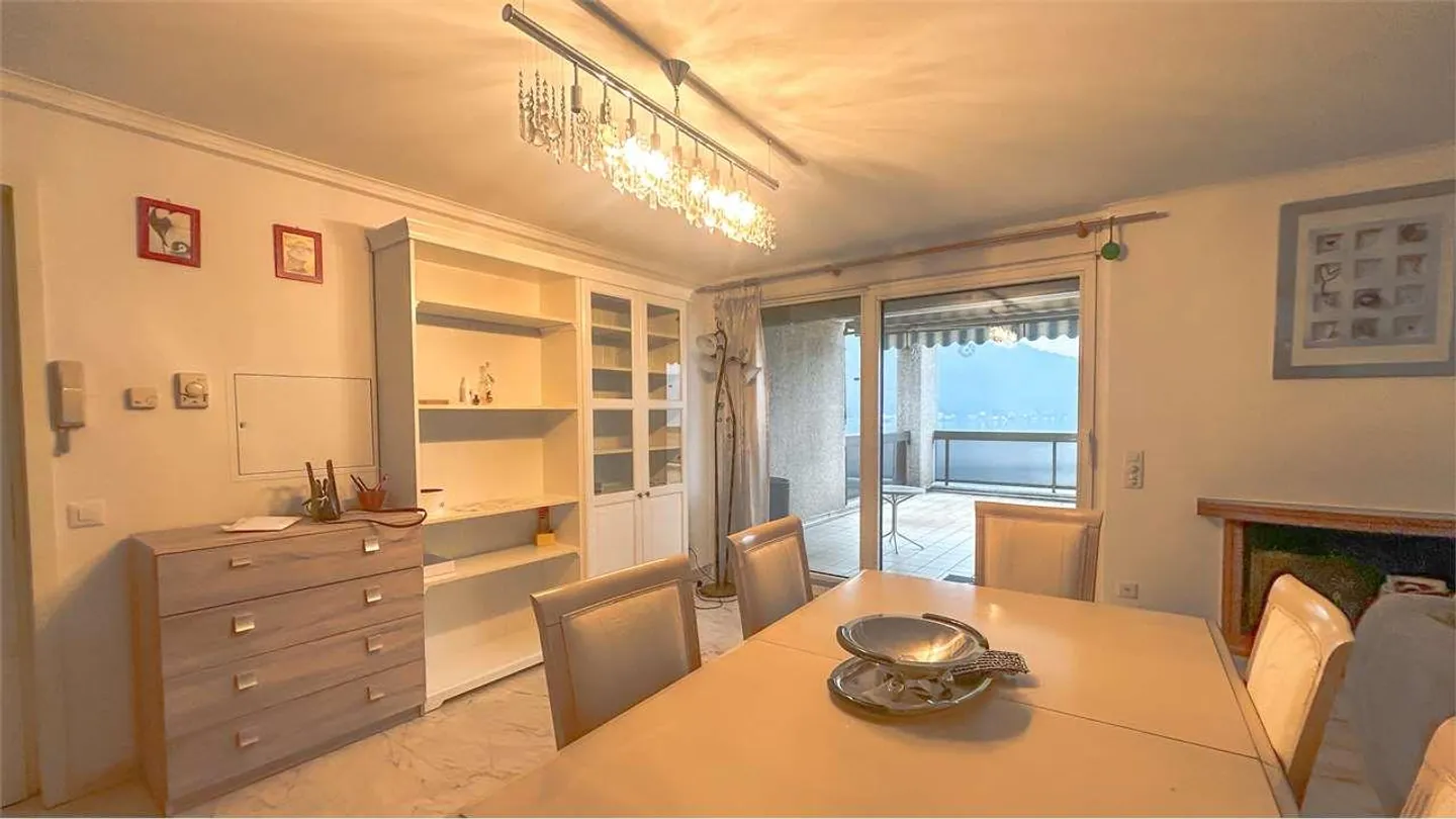 3.5 PIÈCES EN BORD DE LAC AVEC PISCINE - Photo 8 sur 12