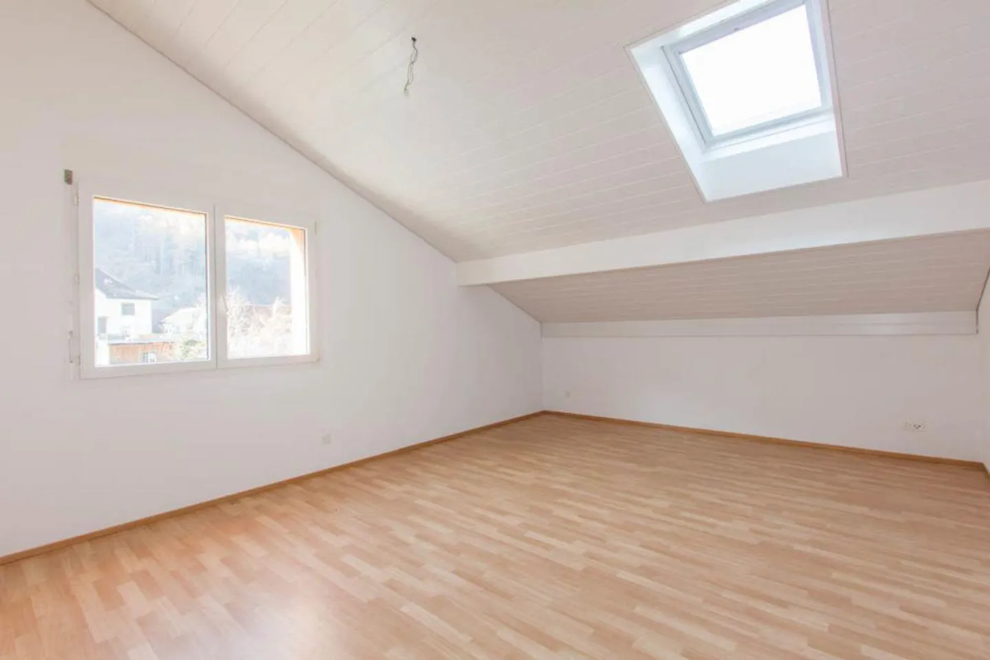 Helle Dachwohnung mit Aussicht - Foto 7 von 16