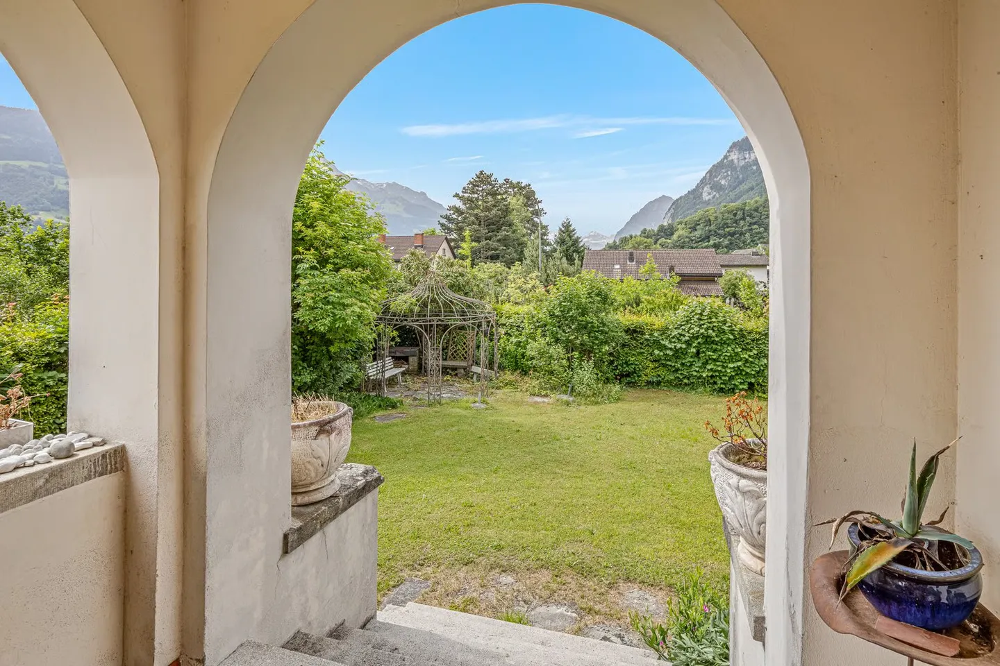 Charming Villa in a Quiet Location in Glarus Nord – Your Dream Home with Mountain View - Photo 3 of 11