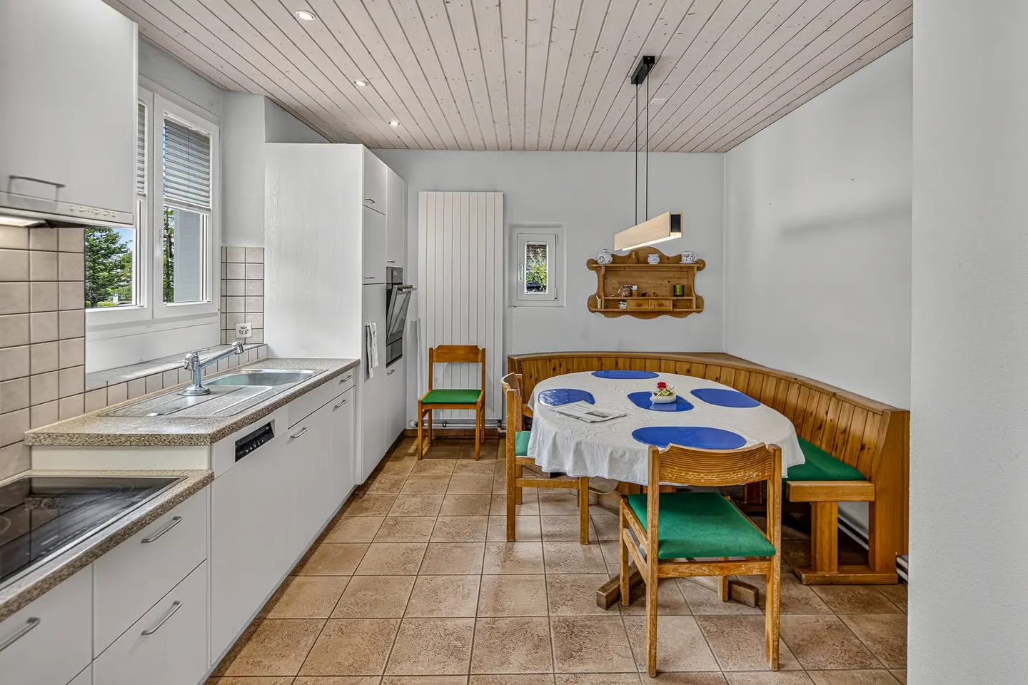 Charming Villa in a Quiet Location in Glarus Nord – Your Dream Home with Mountain View - Photo 8 of 11
