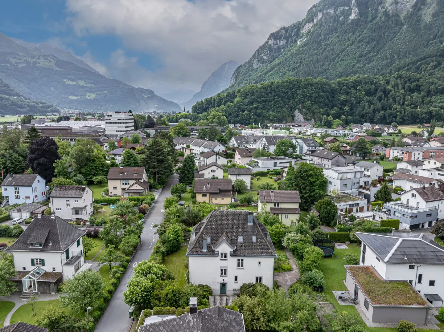 Charming Villa in a Quiet Location in Glarus Nord – Your Dream Home with Mountain View - Photo 11 of 11