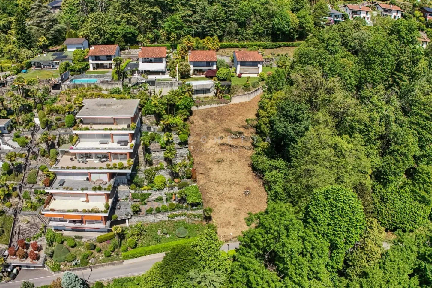 Land in sought-after location with fantastic lake view - Photo 4 of 9