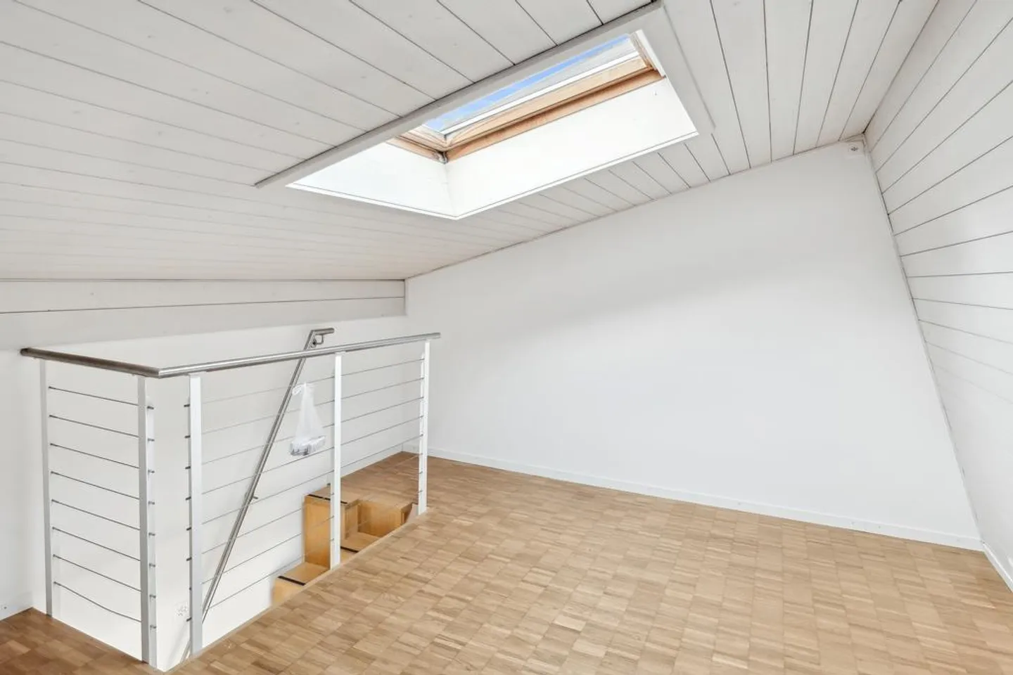 Doppeleinfamilienhaus mit viel Privatsphäre & Blick auf den Zürichsee - Foto 9 von 11