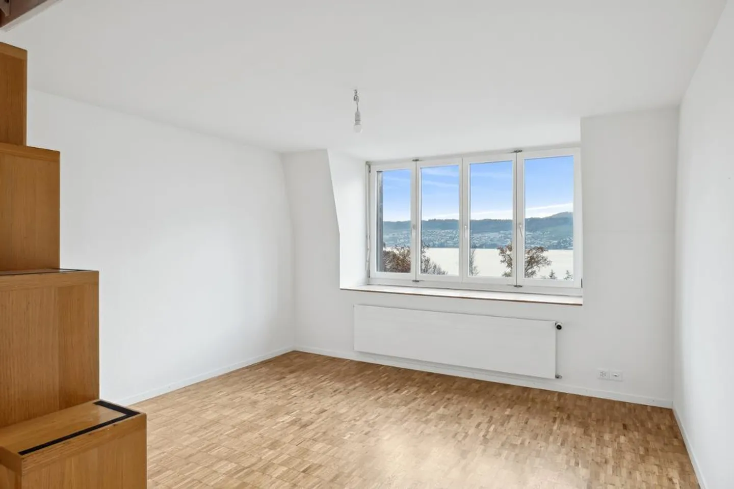 Doppeleinfamilienhaus mit viel Privatsphäre & Blick auf den Zürichsee - Foto 8 von 11
