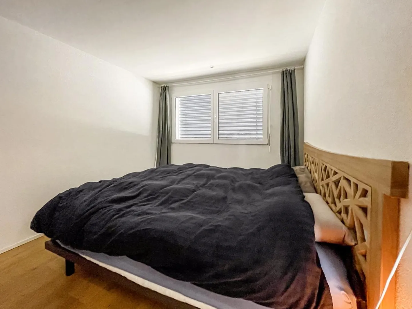 View, Garden and Comfort: Family House in Le Pâquier - Photo 10 of 13