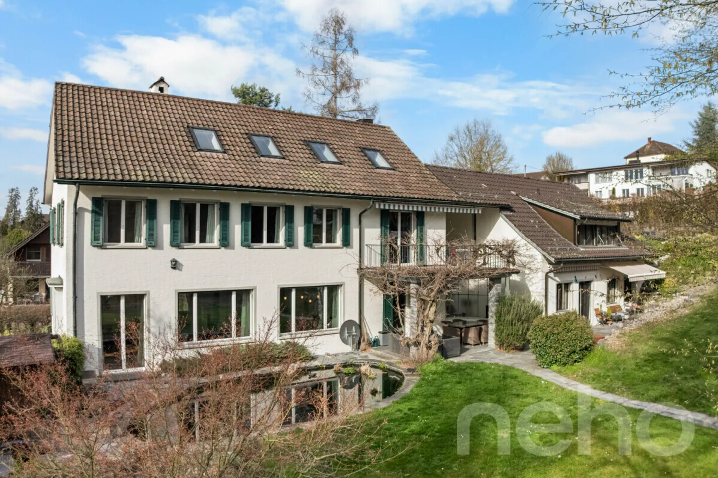 Exclusive 8-Room Villa with Additional Single-Family House on 1,624m² - Photo 1 of 13