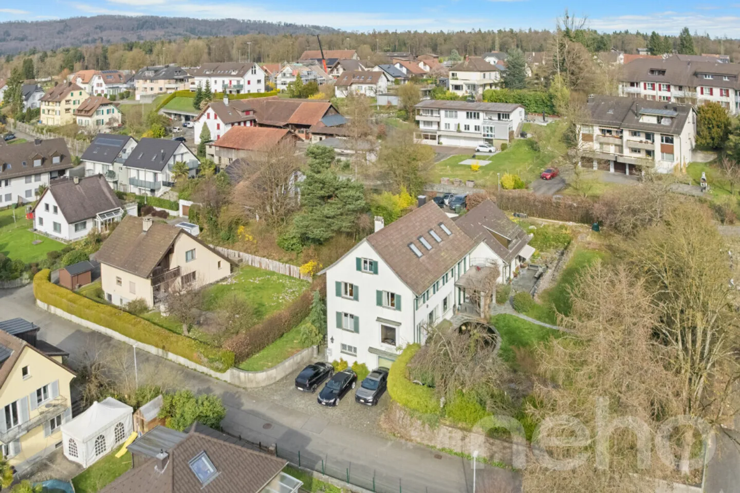 Exclusive 8-Room Villa with Additional Single-Family House on 1,624m² - Photo 2 of 13