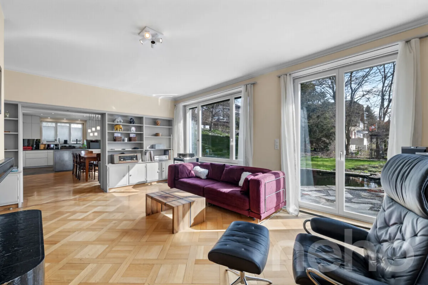 Exclusive 8-Room Villa with Additional Single-Family House on 1,624m² - Photo 4 of 13