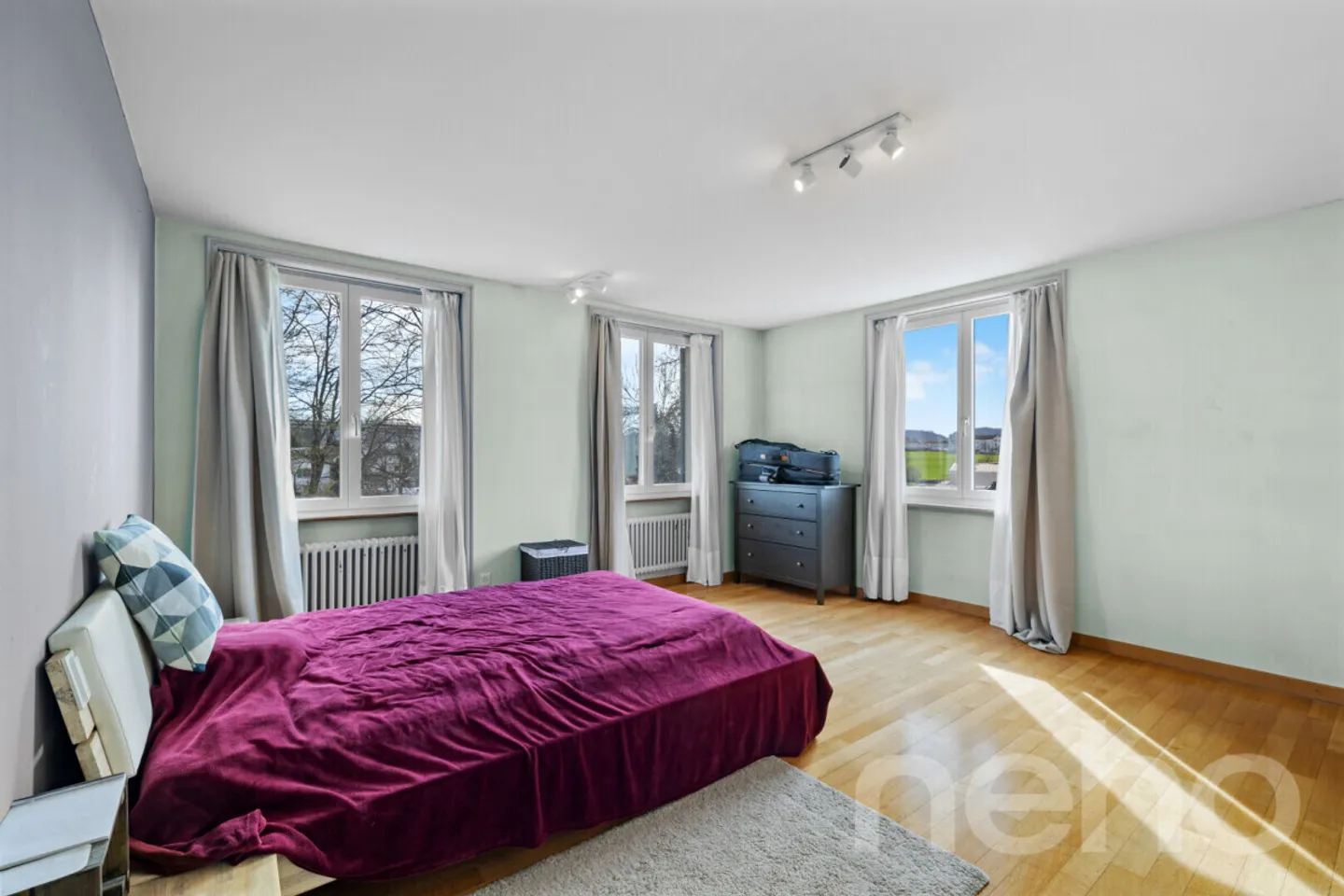 Exclusive 8-Room Villa with Additional Single-Family House on 1,624m² - Photo 8 of 13