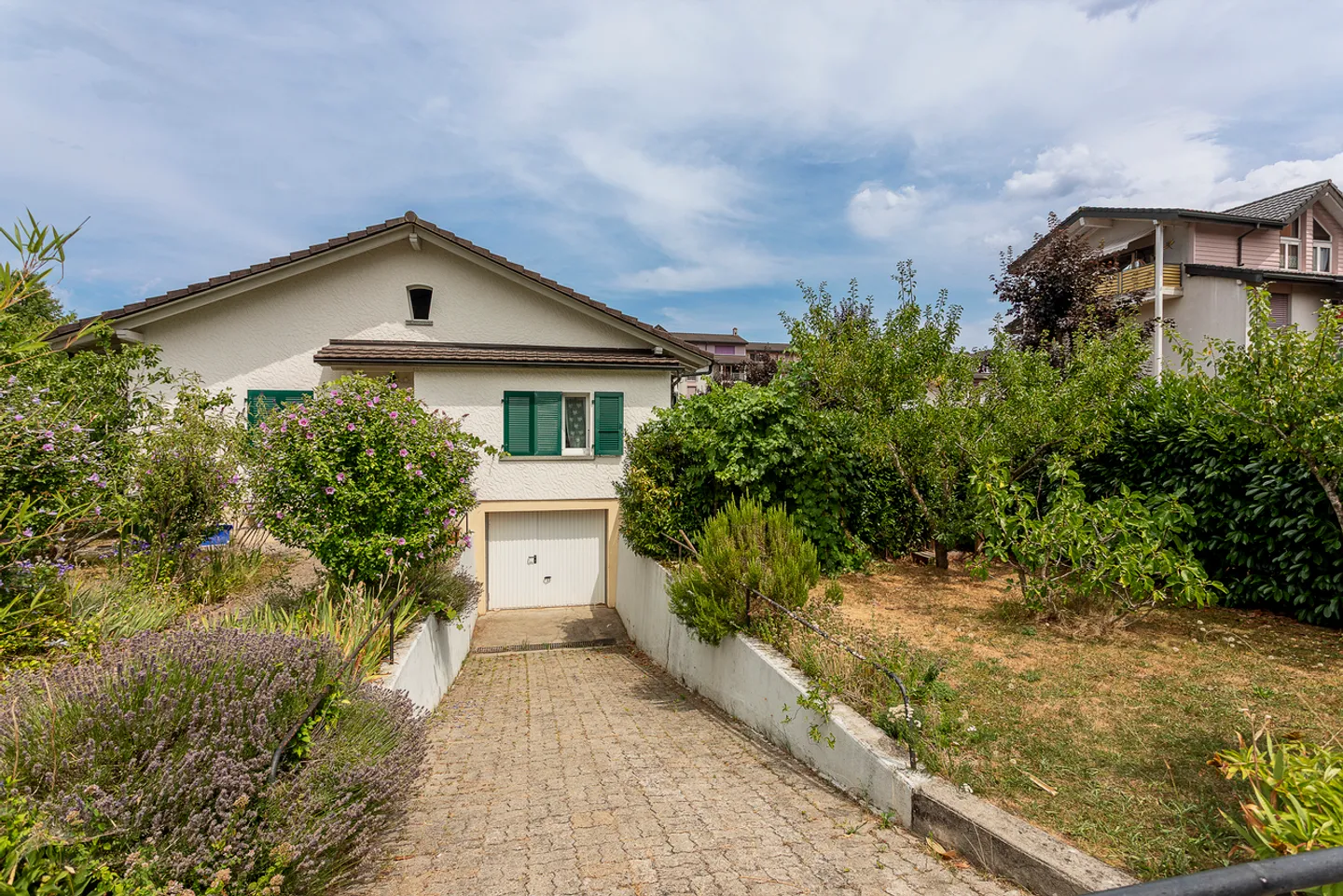 MAISON INDIVIDUELLE AVEC GARAGE BOX ET COUVERT A VOITURE - Foto 5 von 18