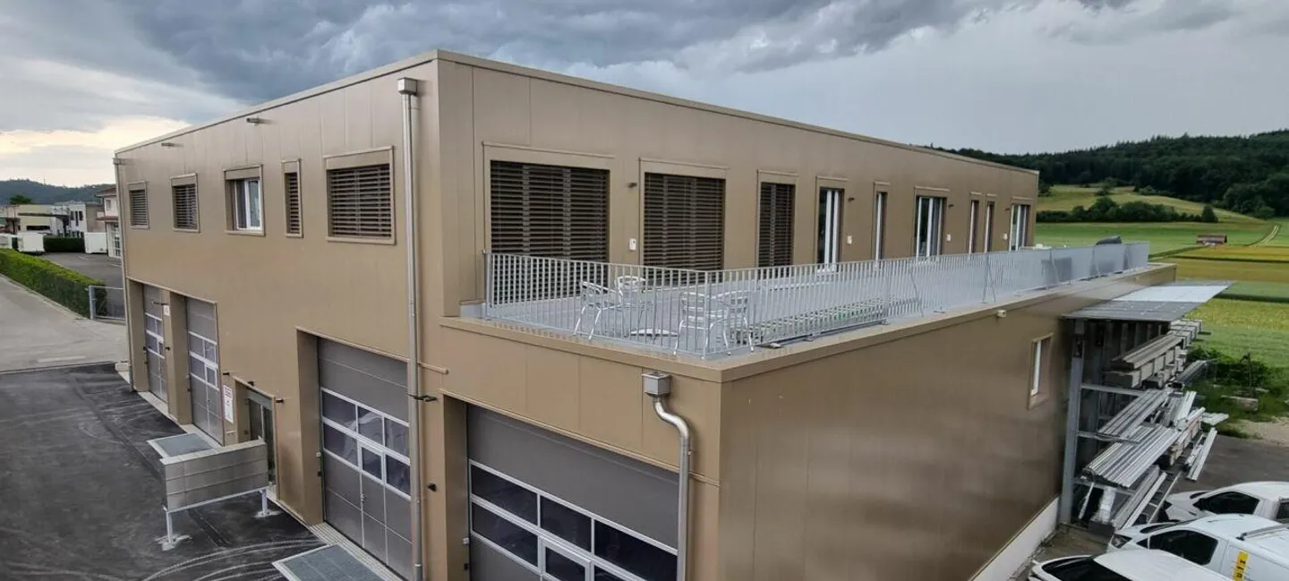 SPAZI UFFICIO DI ALTA QUALITÀ SVILUPPATI E CLIMATIZZATI - Foto 1 di 7