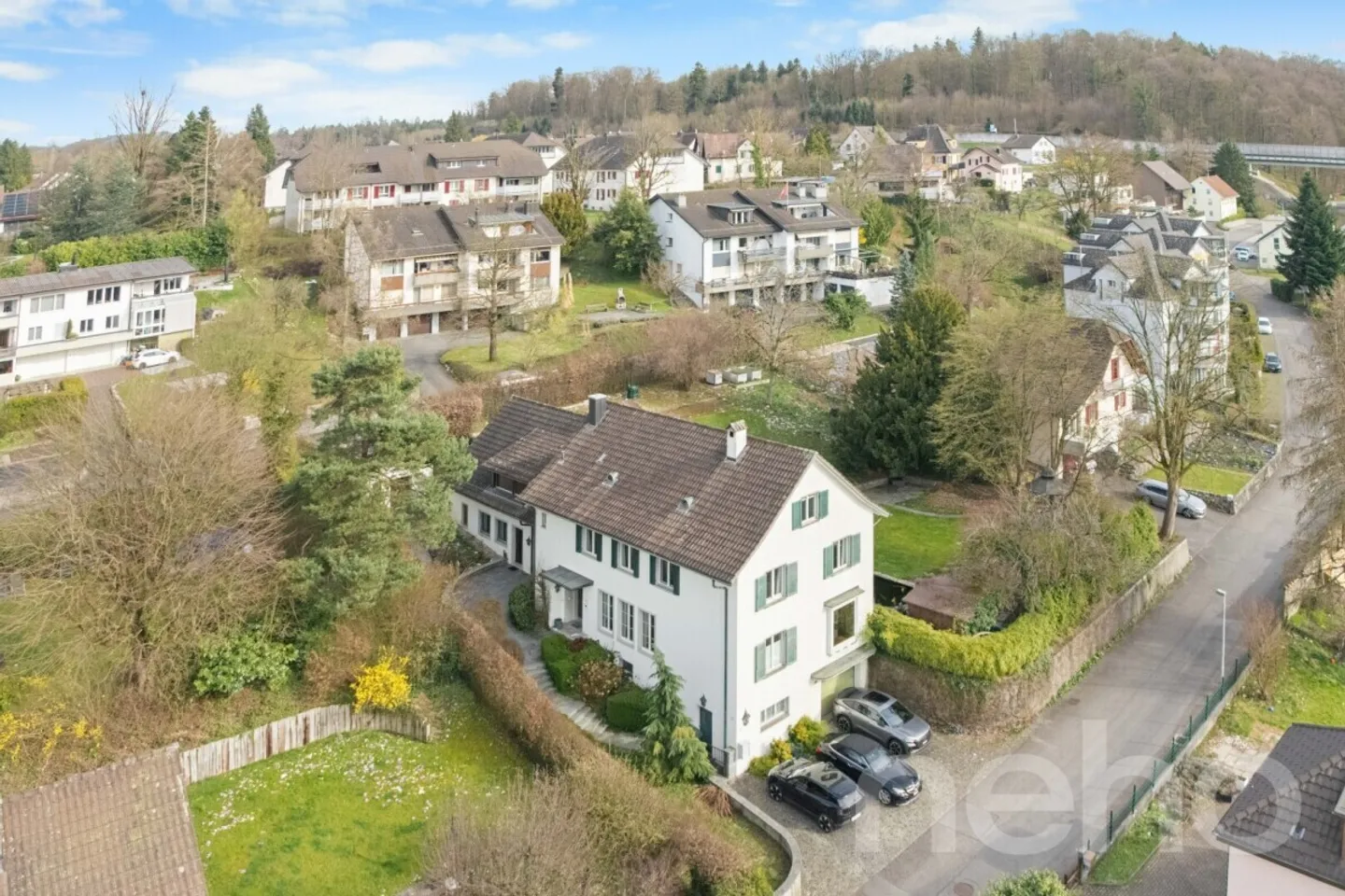 Exclusive 8-Room Villa with Additional Single-Family House on 1,624m² - Photo 12 of 13