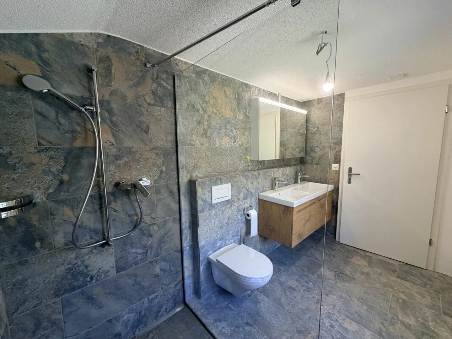 Casa unifamiliare ristrutturata - Foto 10 di 19