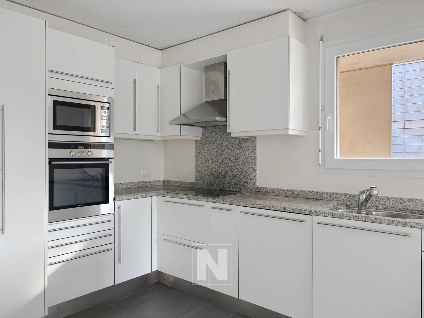 Bel appartement spacieux et lumineux avec balcons! - Foto 13 di 13