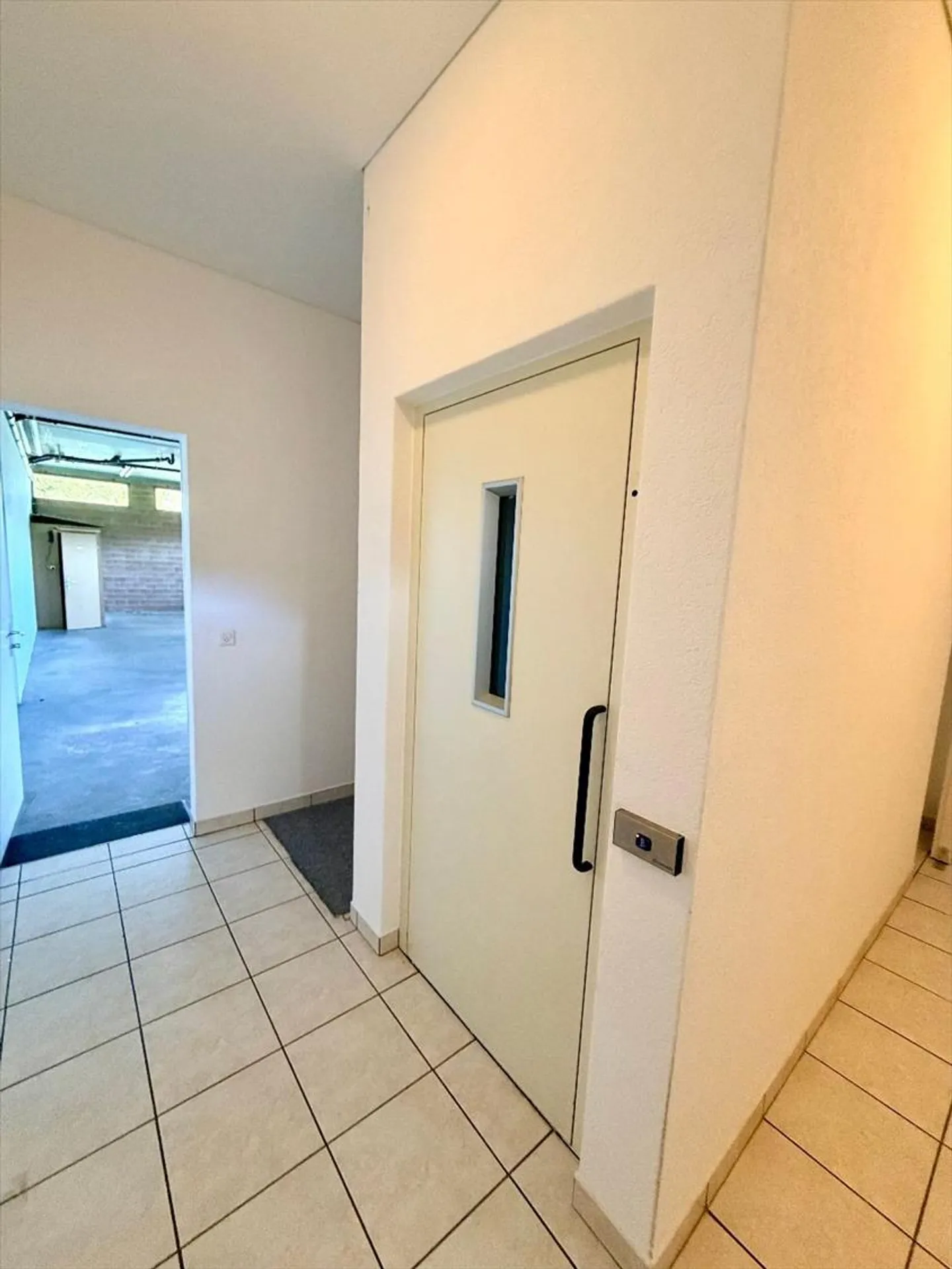 4.5 Room House - Photo 9 of 10