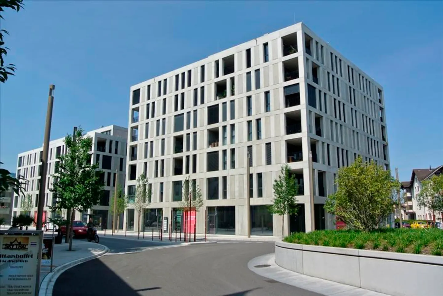 Appartamento moderno con loggia - Foto 2 di 8