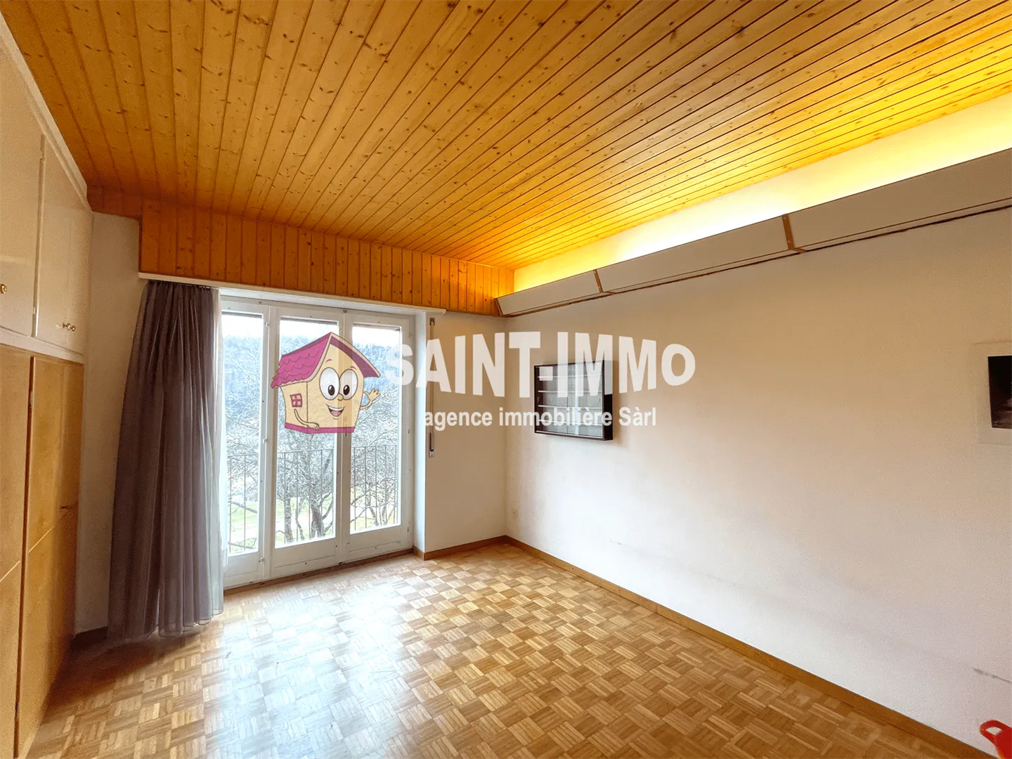 House with 12 rooms - Photo 7 of 26