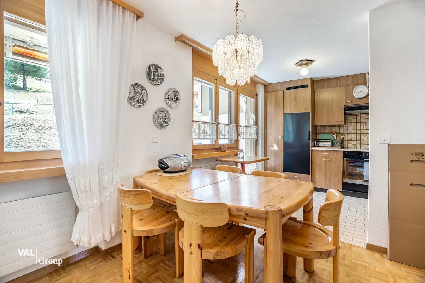 Light-flooded apartment with two balconies and breathtaking views - Photo 5 of 12