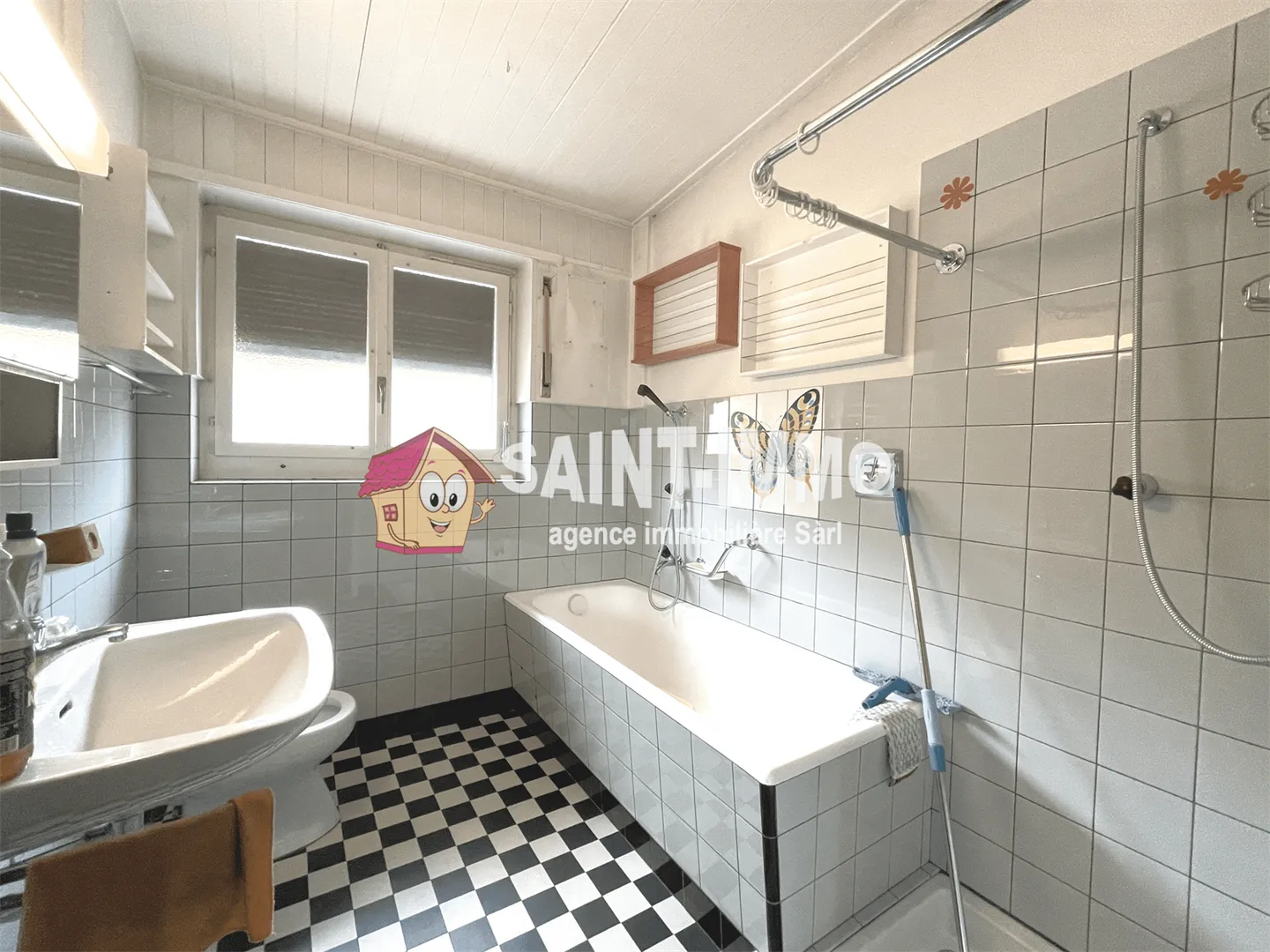 House with 12 rooms - Photo 15 of 26