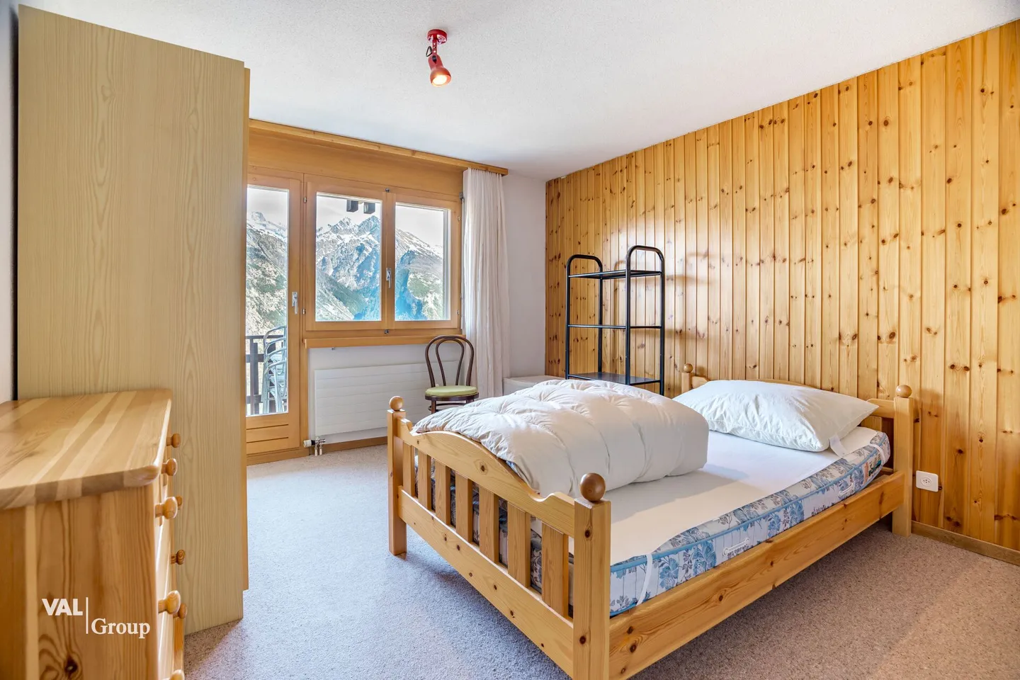 Light-flooded apartment with two balconies and breathtaking views - Photo 7 of 12