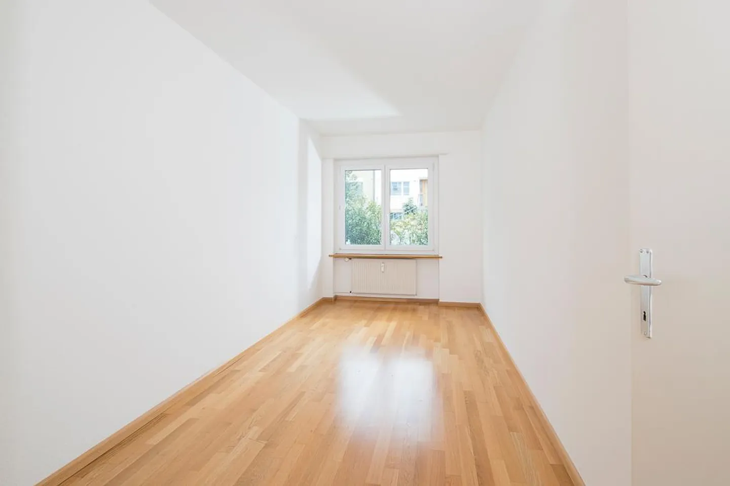 Helle 4-Zimmerwohnung mit Balkon! - Foto 4 von 9