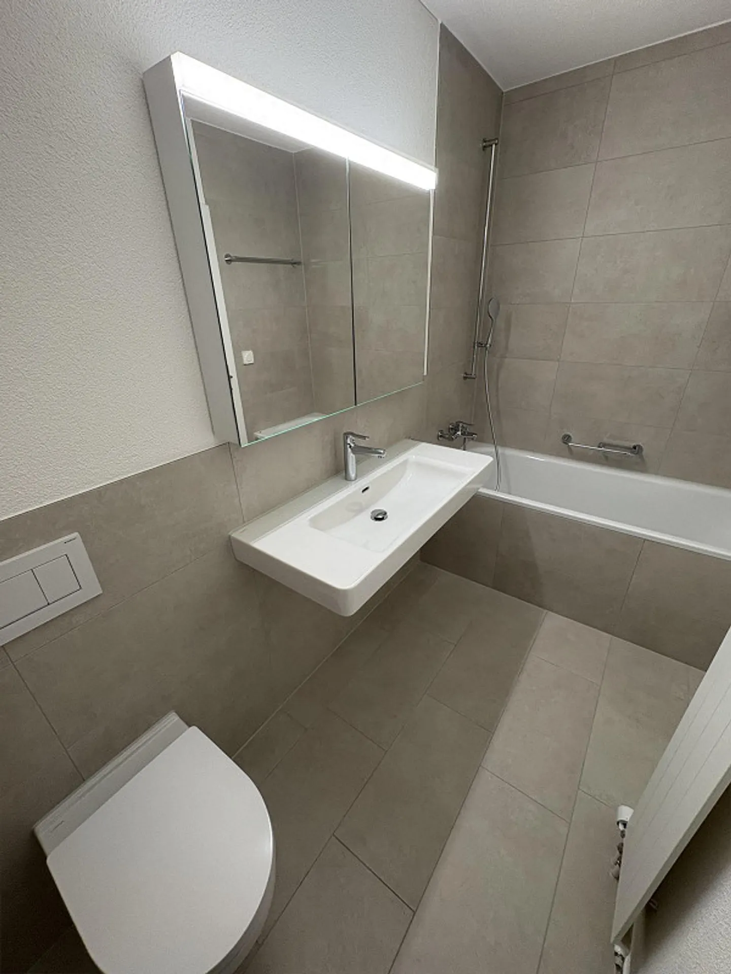 Ampio appartamento di 1½ stanze con balcone - Foto 3 di 5