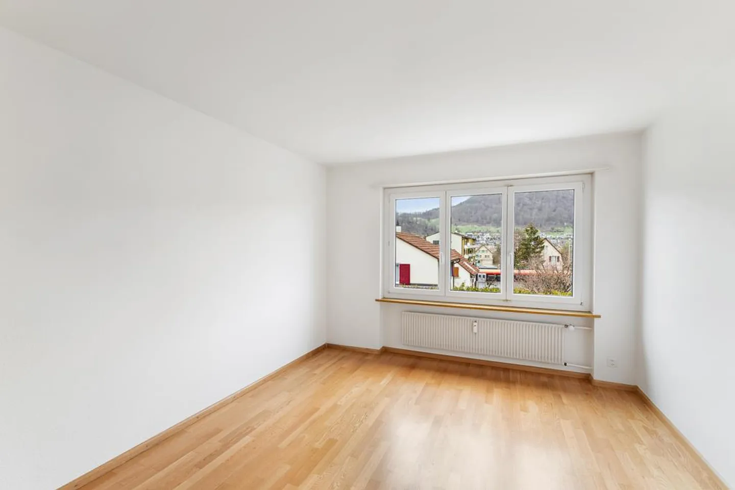 Helle 4-Zimmerwohnung mit Balkon! - Foto 5 von 9