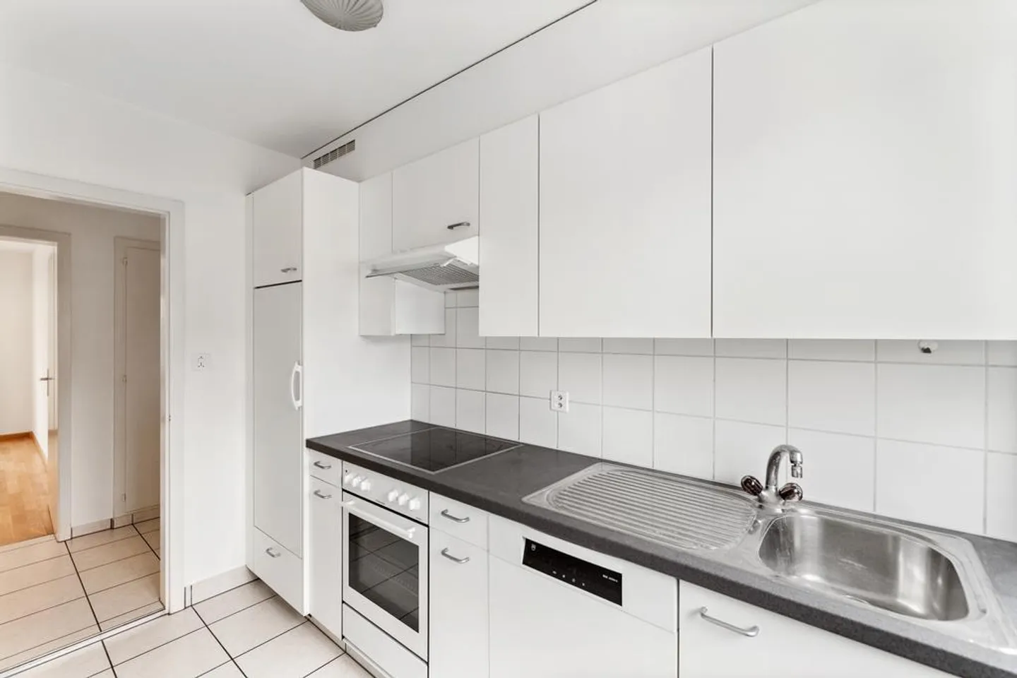 Helle 4-Zimmerwohnung mit Balkon! - Foto 6 von 9