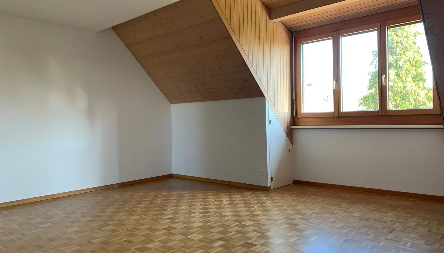 Lichtdurchflutete Dachwohnung mit Galerie - Wohnen über den Dächern von Brütten - Foto 11 von 16