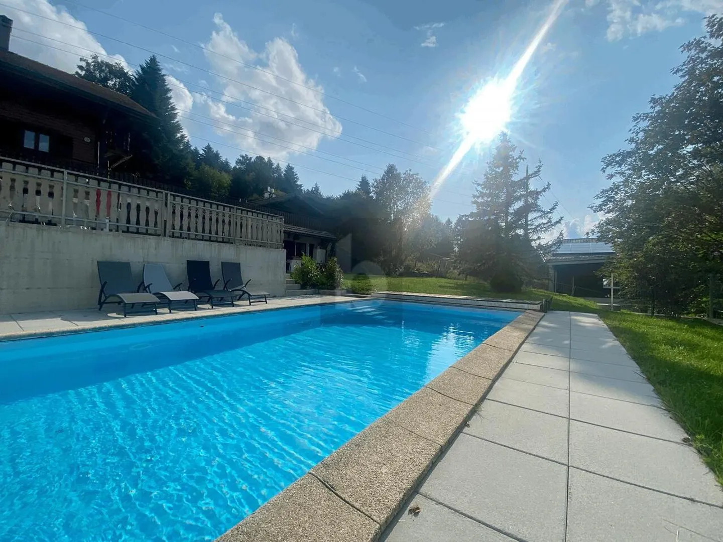 RUHIG MIT POOL - Foto 1 von 6