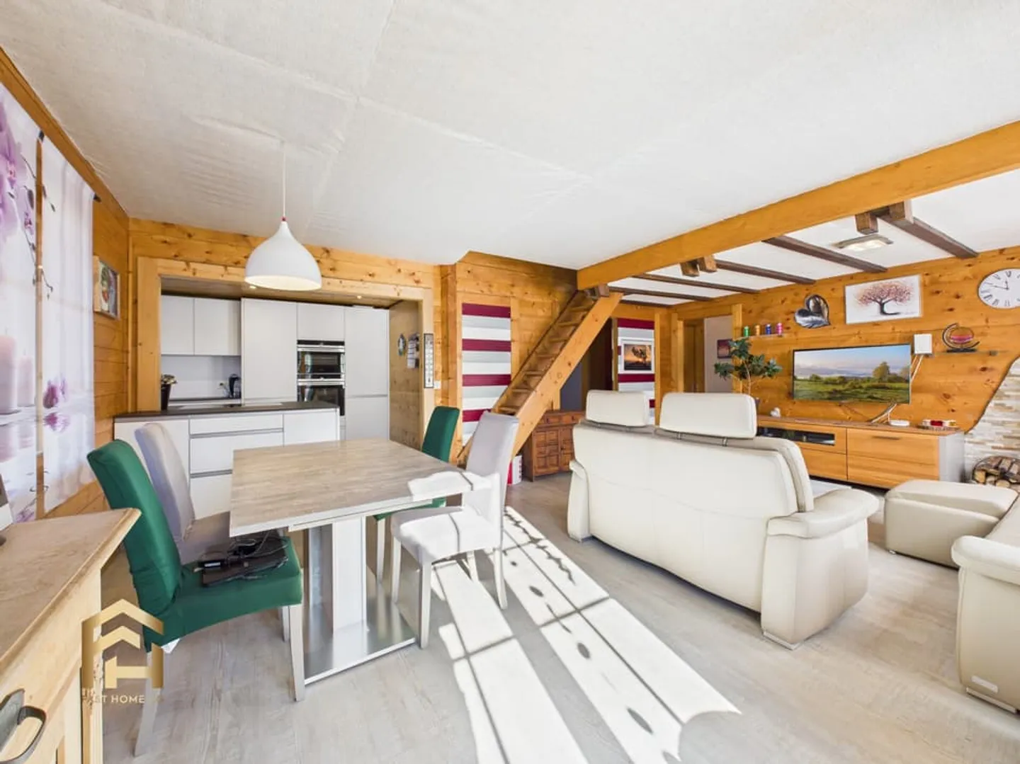 Sonniges Chalet mit Einliegerwohnung und Ausbaupotenzial - Foto 4 di 13