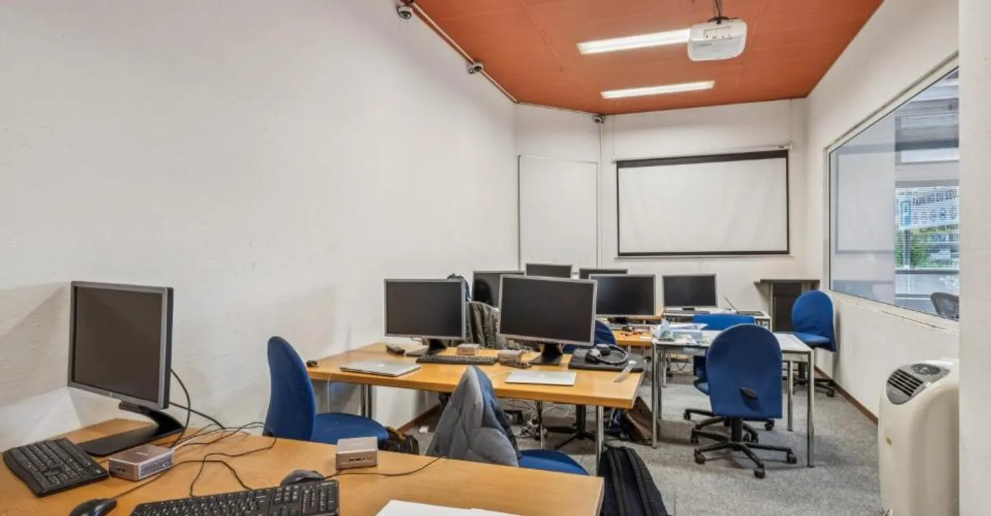 Functional and strategically located offices in the heart of Geneva - Photo 8 of 12