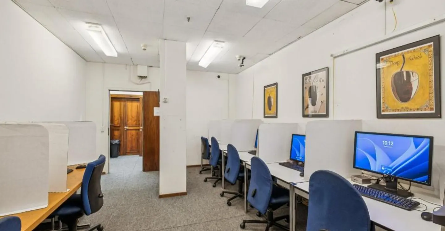 Functional and strategically located offices in the heart of Geneva - Photo 9 of 12